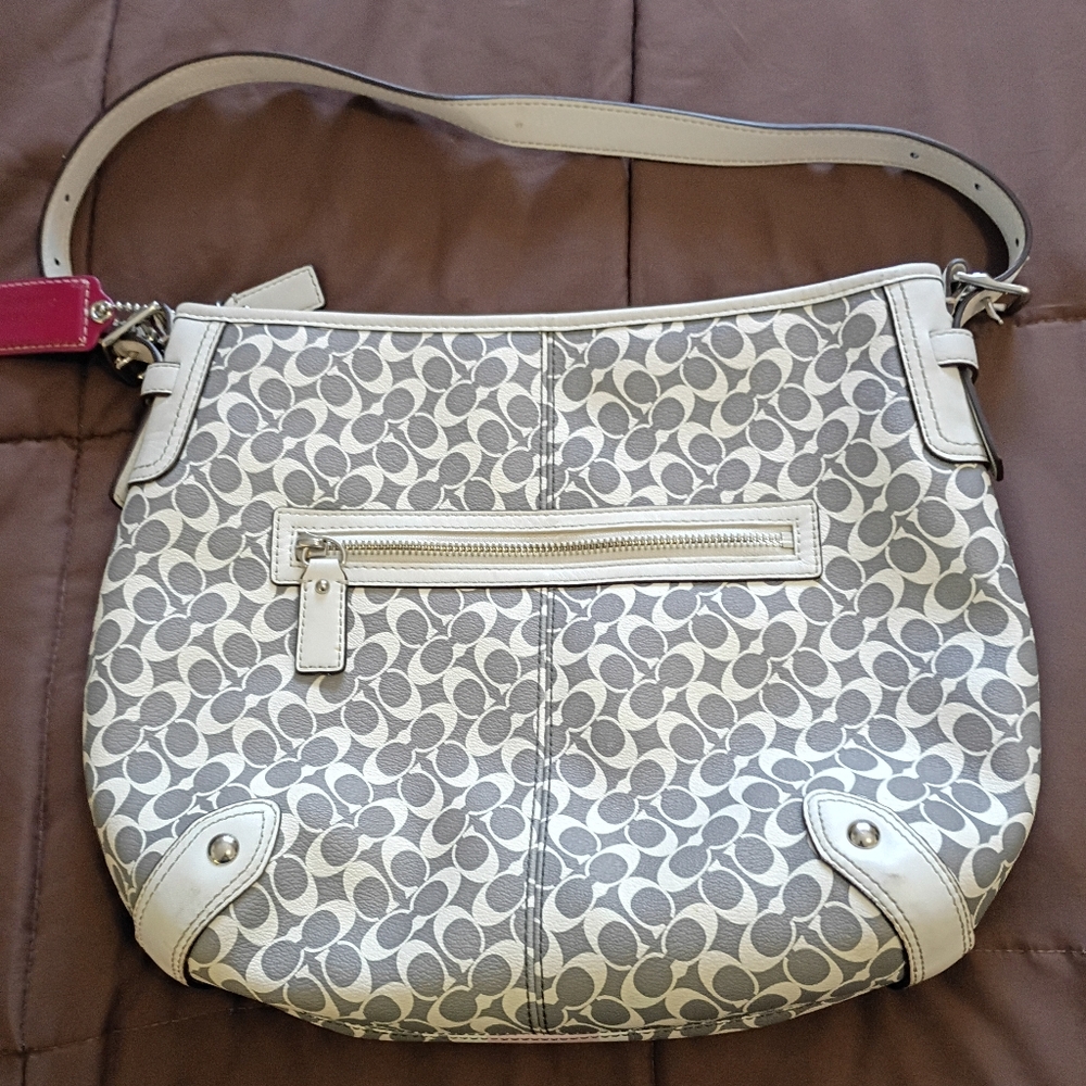 Coach Bag. Gray And White Purse/Red Cloth Inside No#M1082-F16191 - Picture 5 of 5